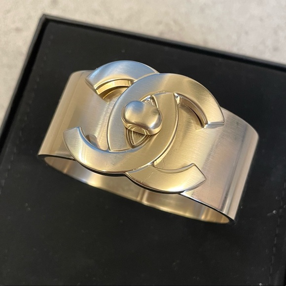 Chanel Gold CC Turnlock Cuff Bracelet - Picture 7 of 7